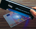 EuroTester®, comfortsenior, veiligheid, Signaleer direct valse bankbiljetten met deze draagbare vals geld detector